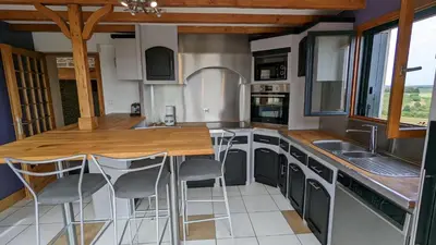 Cuisine ou kitchenette dans l'établissement Le panorama des Hautes-Côtes