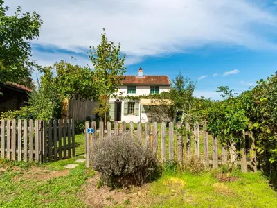 Jardin de l'établissement Holiday Home Le Glaude by Interhome