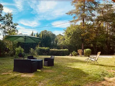 Jardin de l'établissement Appartement indépendant 45m2 - Ferme de Chamonal