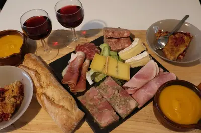 Nourriture dans la maison d'hôtes ou à proximité
