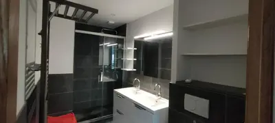 Salle de bains dans l'établissement Domaine Ravy-Orchidée