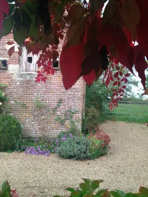 Jardin de l'établissement Marguerite's Ferme rustique