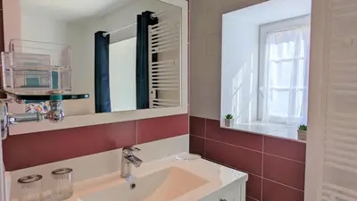 Salle de bains dans l'établissement Le Moulin de la Motte - 12 personnes
