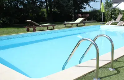 Piscine de l'établissement La Maison Rouge Ladoix - Proche Beaune ou située à proximité