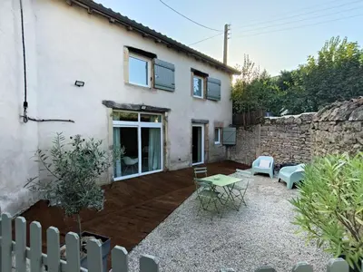 Jardin de l'établissement Chez Emma et Louise - Maison individuelle avec stationnement gratuit