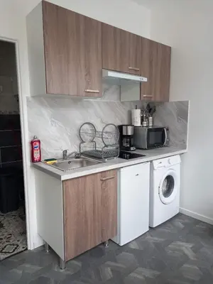 Cuisine ou kitchenette dans l'établissement Logements neufs tout équipés, idéal travail mobilité