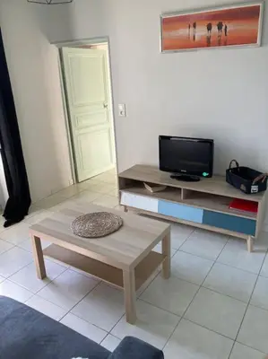 Télévision ou salle de divertissement dans l'établissement L’Atelier de la Forge L’enclume