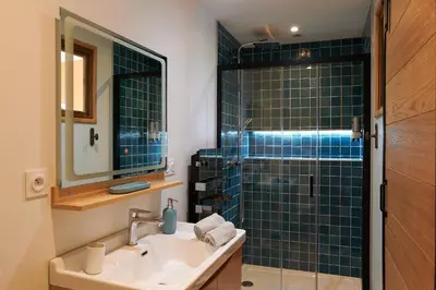 Salle de bains dans l'établissement La Porte des Prés