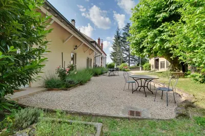 Jardin de l'établissement La Fontenelle - Lovely Holiday House with Swimming Pool