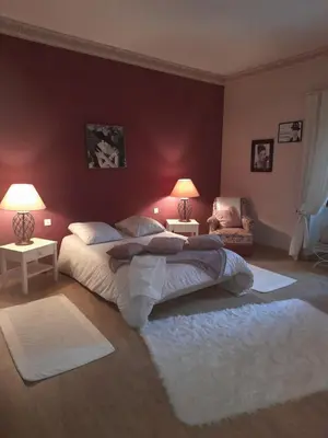 Un ou plusieurs lits dans un hébergement de l'établissement chambre du jura