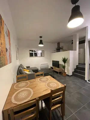 Coin salon dans l'établissement Bel Appartement Grande Terrasse avec parking à Dijon