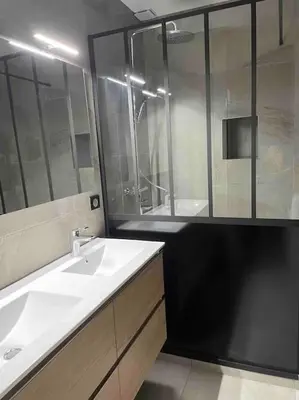Salle de bains dans l'établissement Maison Meursault parking fermé