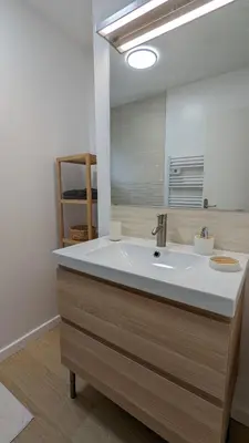 Salle de bains dans l'établissement L'Orée du bois