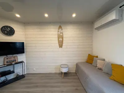 Télévision ou salle de divertissement dans l'établissement Le Pasteur Duplex Confort Centre Ville