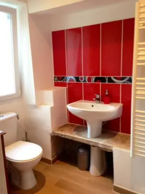 Salle de bains dans l'établissement Les hirondelles, in the heart of Burgundy!