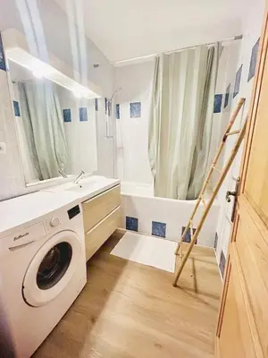 Salle de bains dans l'établissement La Gare: 50m2, 4 Prs, 2 Ch - Proximité cité gastro