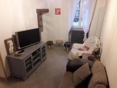 Télévision ou salle de divertissement dans l'établissement La Belle Noue