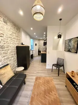 Télévision ou salle de divertissement dans l'établissement APPARTEMENT 1 CHAMBRE AVEC ENTREE INDIVIDUEL