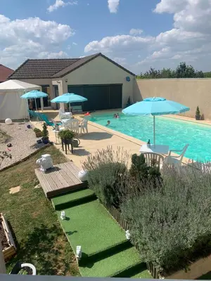 Piscine de l'établissement LA DOLCE VITA ou située à proximité