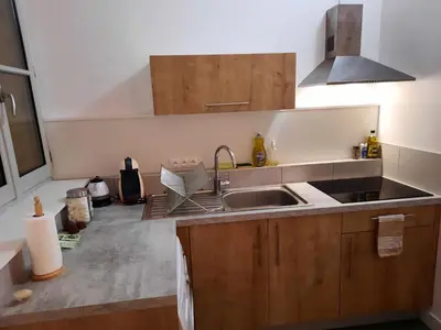Cuisine ou kitchenette dans l'établissement Grand T1 au calme - Dijon centre