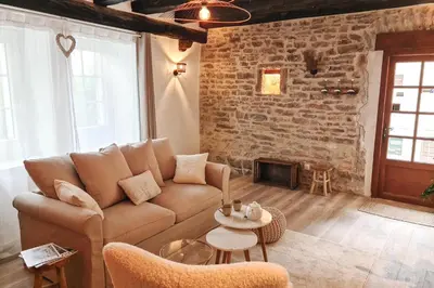 Coin salon dans l'établissement Le petit cocon de Chateau Chalon