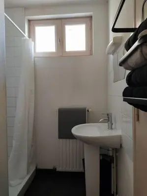 Salle de bains dans l'établissement Maison 3 chambres 6 lits Netflix Parking