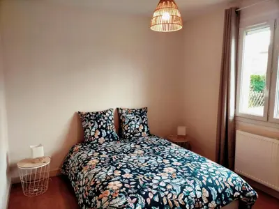 Un ou plusieurs lits dans un hébergement de l'établissement L'étape Nuitonne - Gîte avec jardin pour 6 personnes