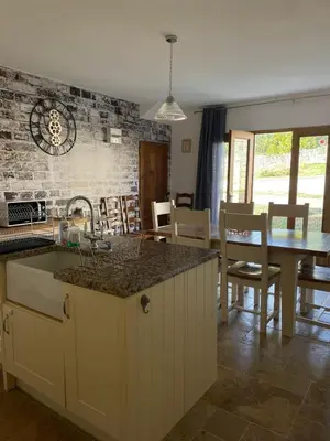 Cuisine ou kitchenette dans l'établissement Gîte le Ch'armançon