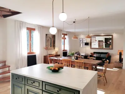 Cuisine ou kitchenette dans l'établissement La Diligence, gîte de caractère au cœur d'Arbois