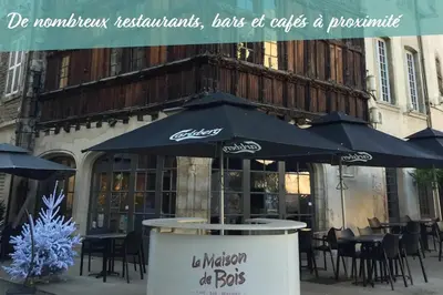 Restaurant ou autre lieu de restauration dans l'établissement La Place Gourmande