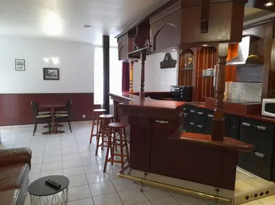 Cuisine ou kitchenette dans l'établissement Appartement Au Bord Du Canal