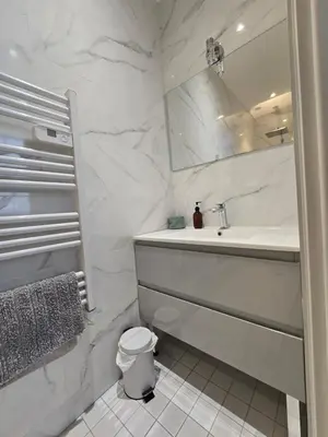 Salle de bains dans l'établissement Loft Esprit & Lumière