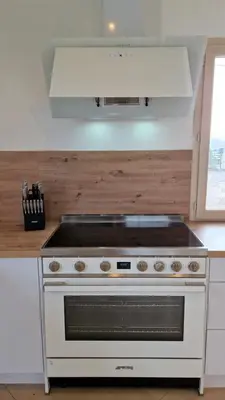 Cuisine ou kitchenette dans l'établissement Les retrouvailles des Ducs by Vindihouses - piscine chauffé toute l'année - billard