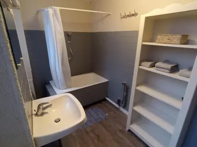 Salle de bains dans l'établissement Aux Thermes