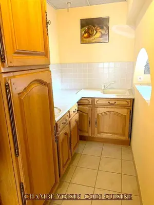 Cuisine ou kitchenette dans l'établissement Appartement charmant à Lacrost avec jardin privé - 60 m²