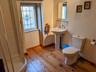 Salle de bains dans l'établissement La Terrasse - Ancienne Maison de Vigneron à St Gengoux