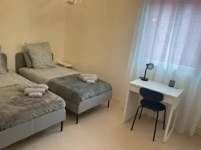 Coin salon dans l'établissement Maison entière Chenôve avec jardin