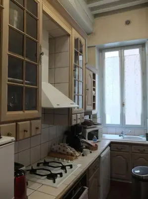 Cuisine ou kitchenette dans l'établissement CHARMING FLAT IN HISTORICAL CENTRE