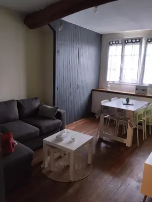 Coin salon dans l'établissement Bel appartement a la campagne avec magnifique vue