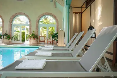 Piscine de l'établissement Château de Saint Germain du Plain ou située à proximité