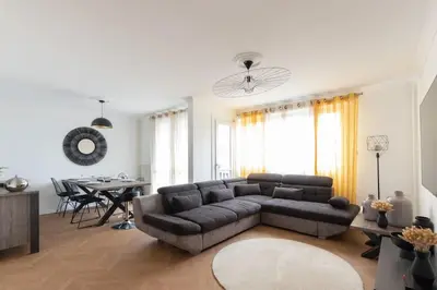 Coin salon dans l'établissement Cabana & Le Grand Appartement Lumineux