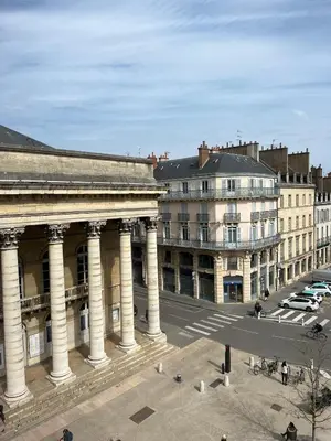 Plan de l'établissement Le Théâtre : Centre historique