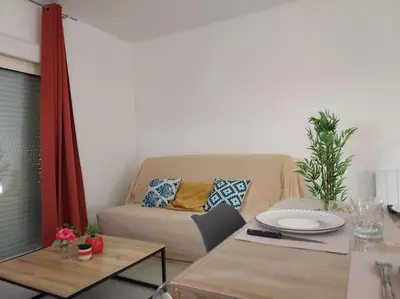 Coin salon dans l'établissement Maison cosy 3 chambres à la campagne