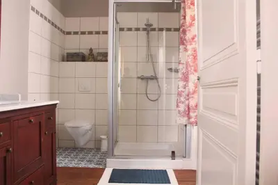 Salle de bains dans l'établissement Gîte de charme en Hautes Côtes de Beaune