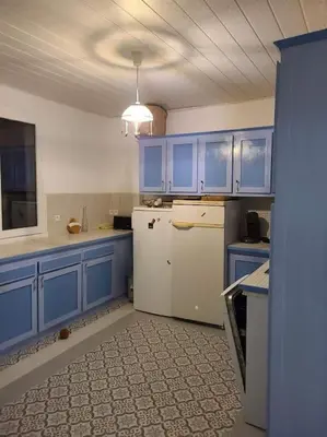 Cuisine ou kitchenette dans l'établissement Gîte Mémoire de cœur sans draps ni serviettes