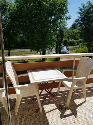 Balcon ou terrasse dans l'établissement Maison bien être avec sauna - Gîte les 4 saisons - Lac de chalain
