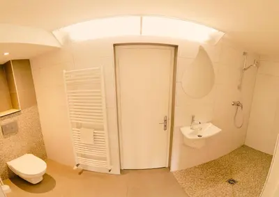 Salle de bains dans l'établissement Maison bien être avec sauna - Gîte les 4 saisons - Lac de chalain