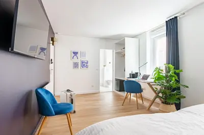 Télévision ou salle de divertissement dans l'établissement Calme & Chic bleu - Proche gare et centre
