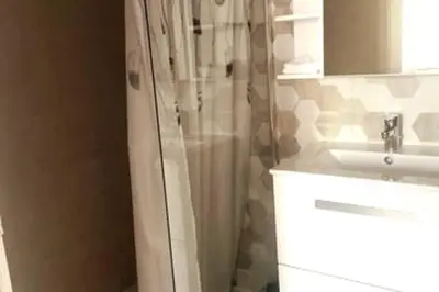 Salle de bains dans l'établissement Le Saint-Amour 2