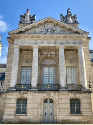 Plan de l'établissement Le Rousseau - Appartement & Suite en Hypercentre